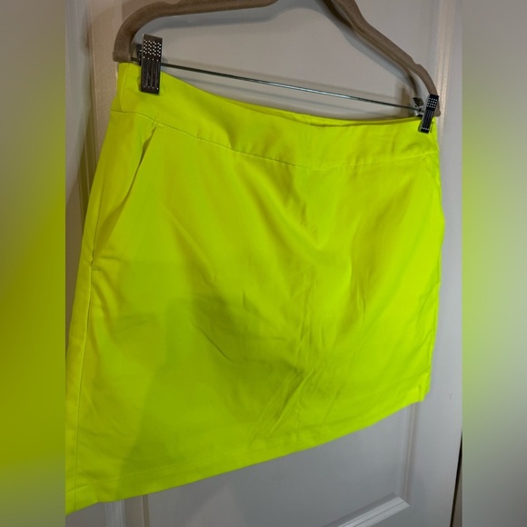 Nike Golf Women’s Neon Yellow Tournament Skort - Size 8 - Picture 2 of 8